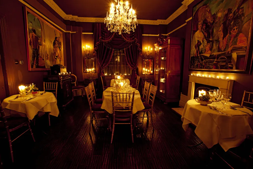 Beach Blanket Babylon — commercial and interiors photograph in London, UK, frame 30 of 44.
